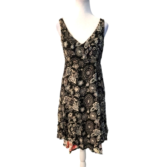 Two Dresses in One Reversible with Matching Waistband Tie - Picture 2 of 6